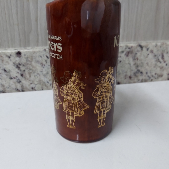 Vintage Seagrams 100 Pipers Scotch Whiskey Jug Pitcher - Picture 4 of 4